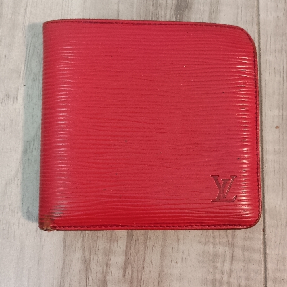 LOUIS VUITTON Bi -fold wallet Epi Leather Authentic red ♥️🍒 - Picture 1 of 12